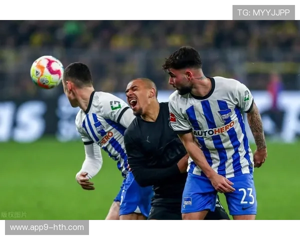 翁达夫潇洒侧钩破门，打入本轮德甲最佳进球候选